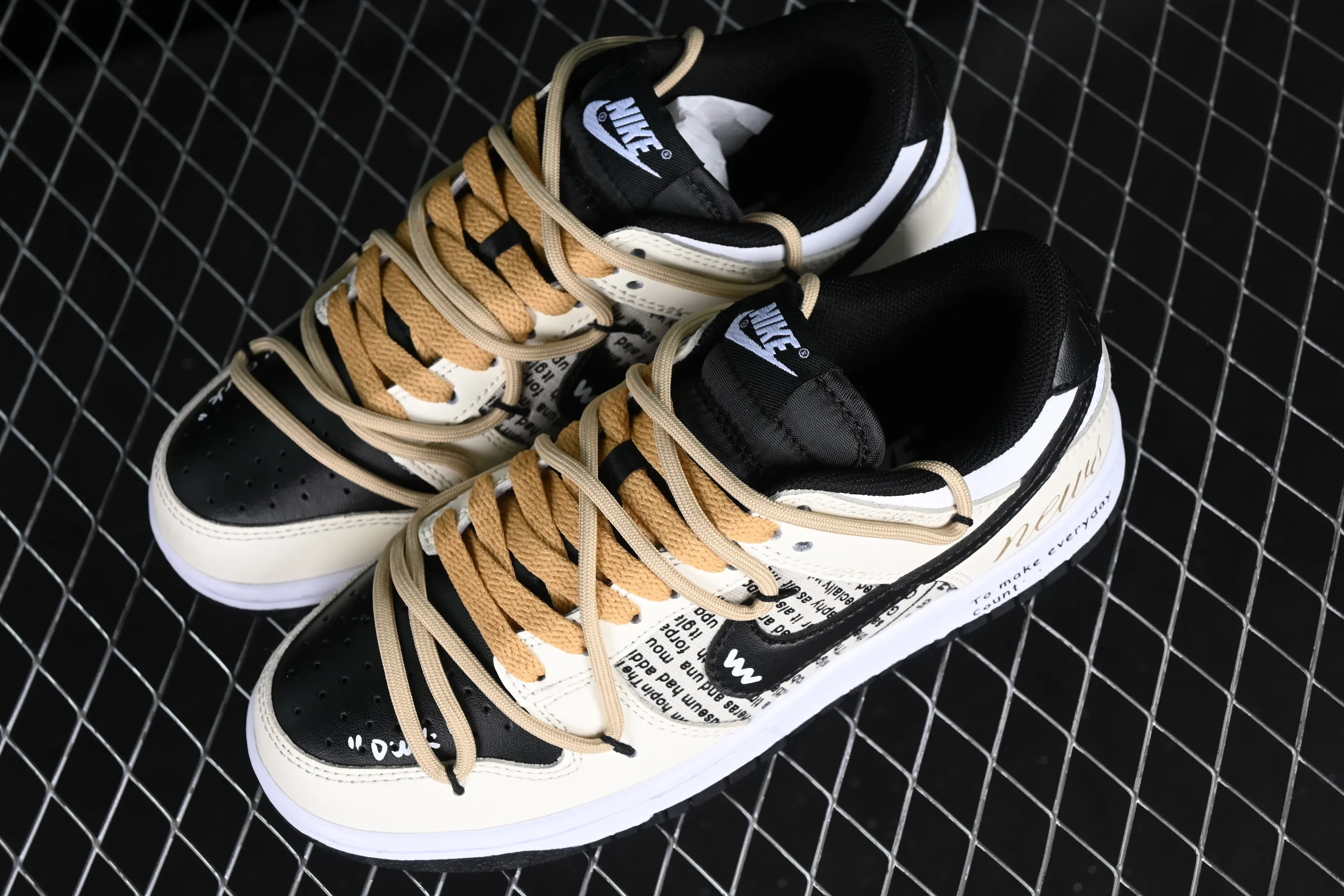 All categories Nk SB Dunk series Nk SB Dunk Low low-top sneakers Nk Dunk Low strap customization SB smashed backboard fashion casual sneakers DV0831-002